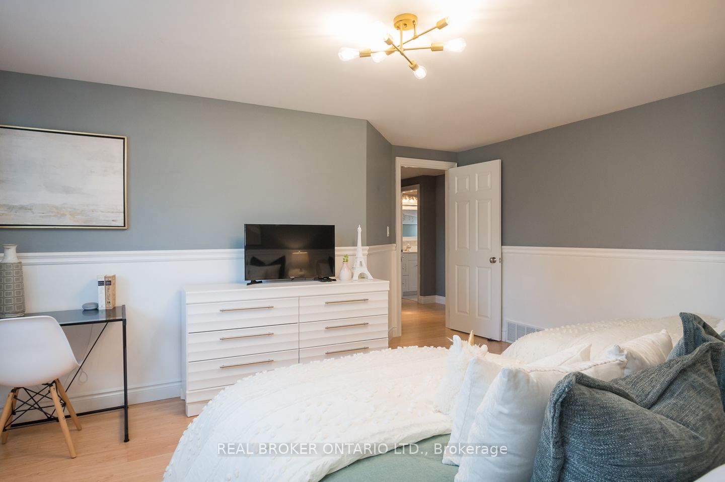 4 Forest Glen Crescent