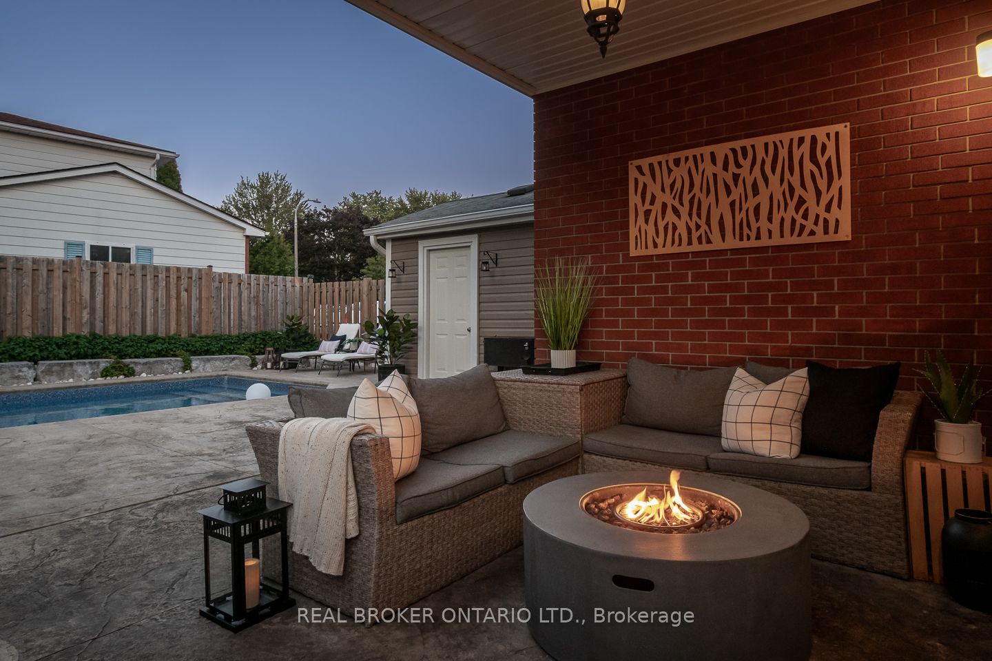 4 Forest Glen Crescent