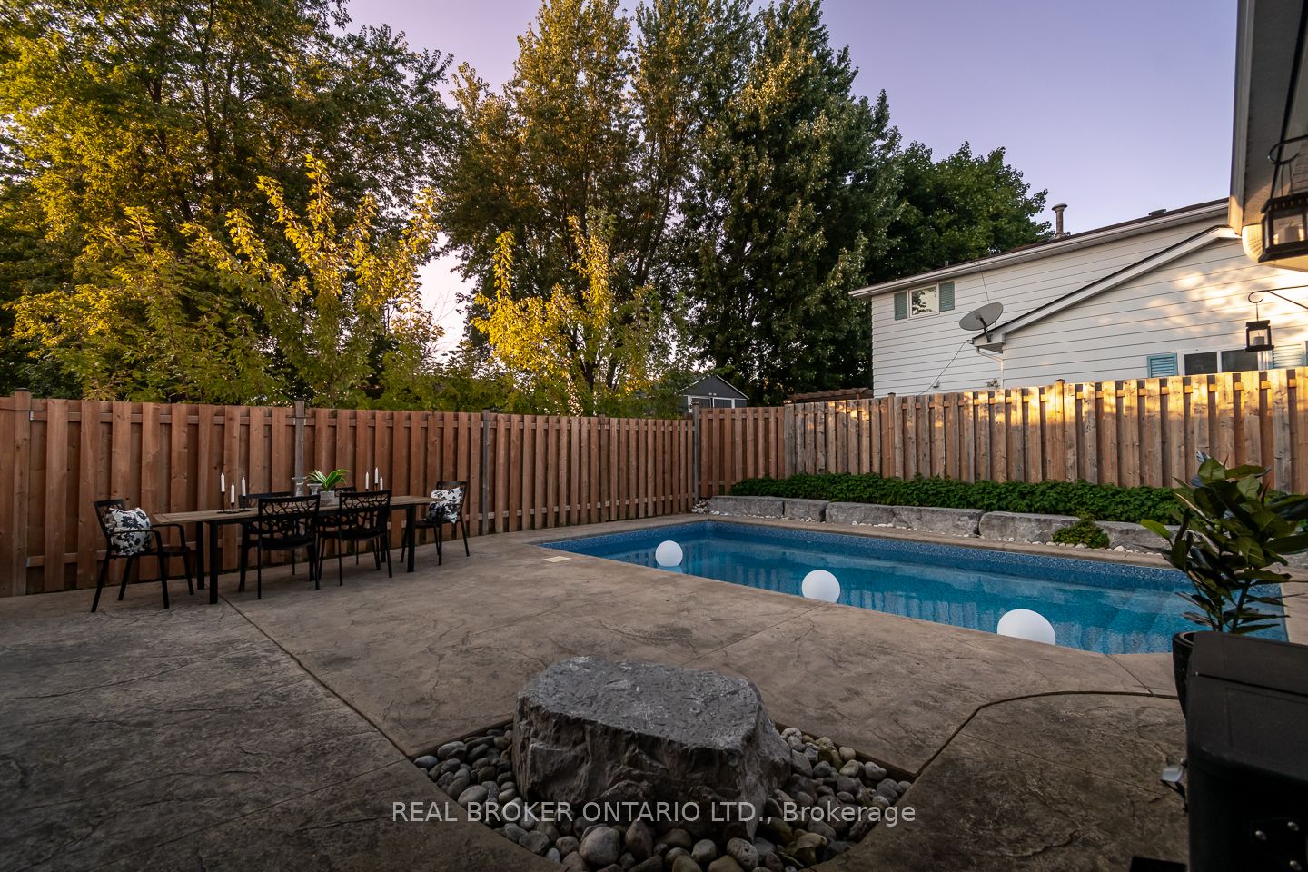 4 Forest Glen Crescent