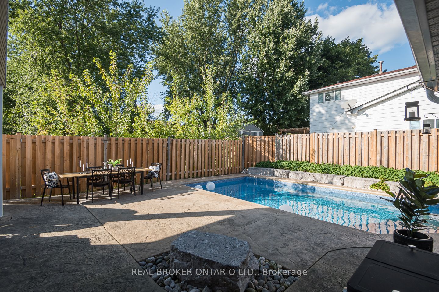 4 Forest Glen Crescent