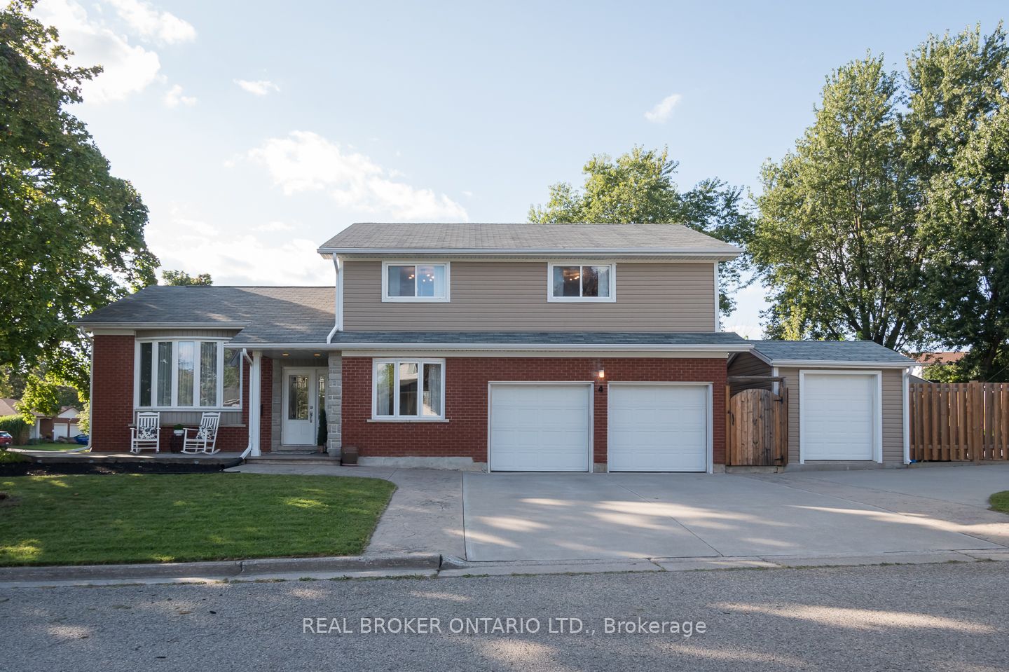 4 Forest Glen Crescent