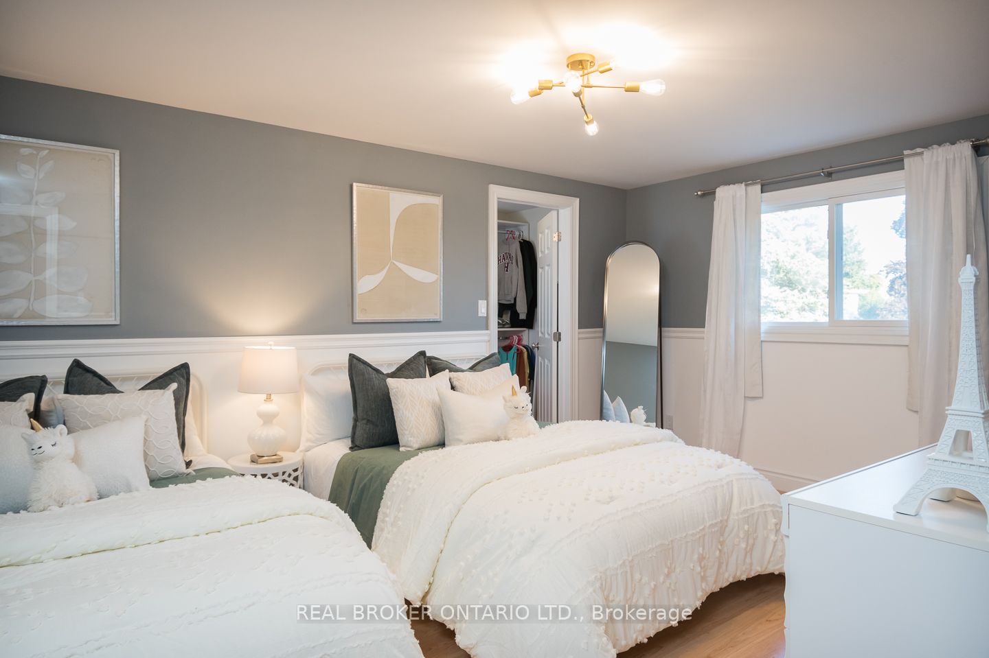 4 Forest Glen Crescent