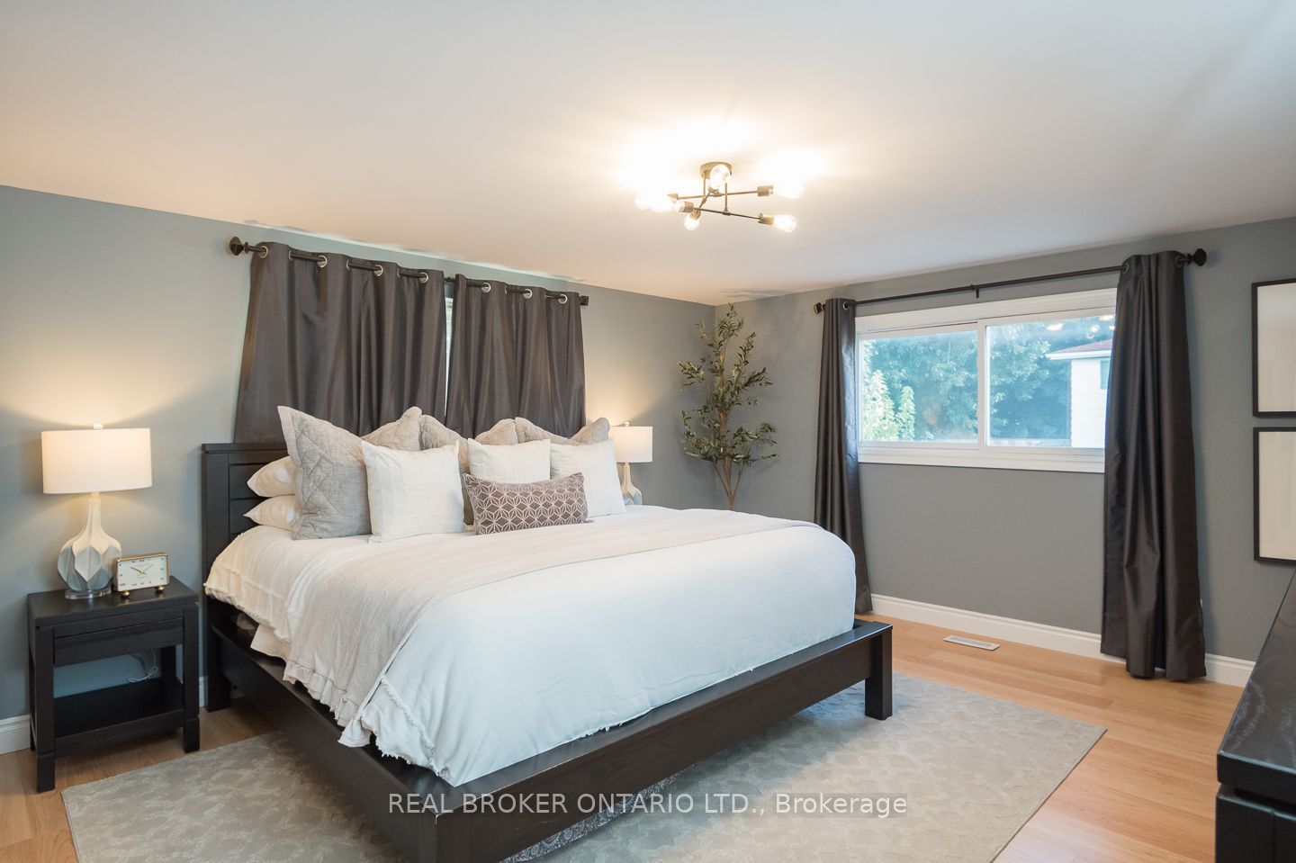 4 Forest Glen Crescent