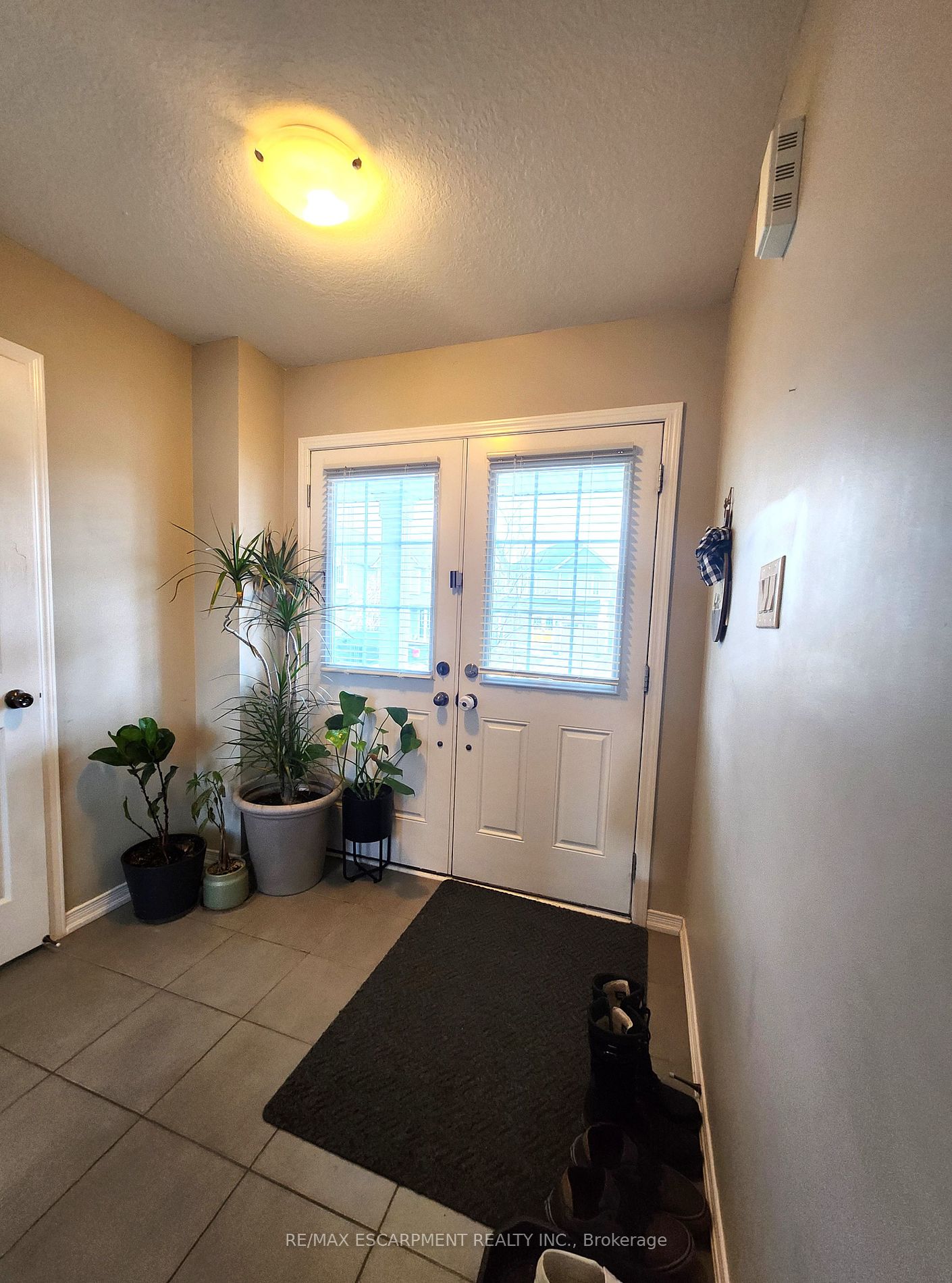 111 Warner Lane