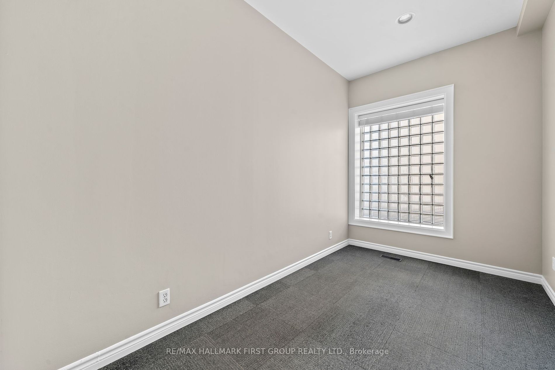304 Division St