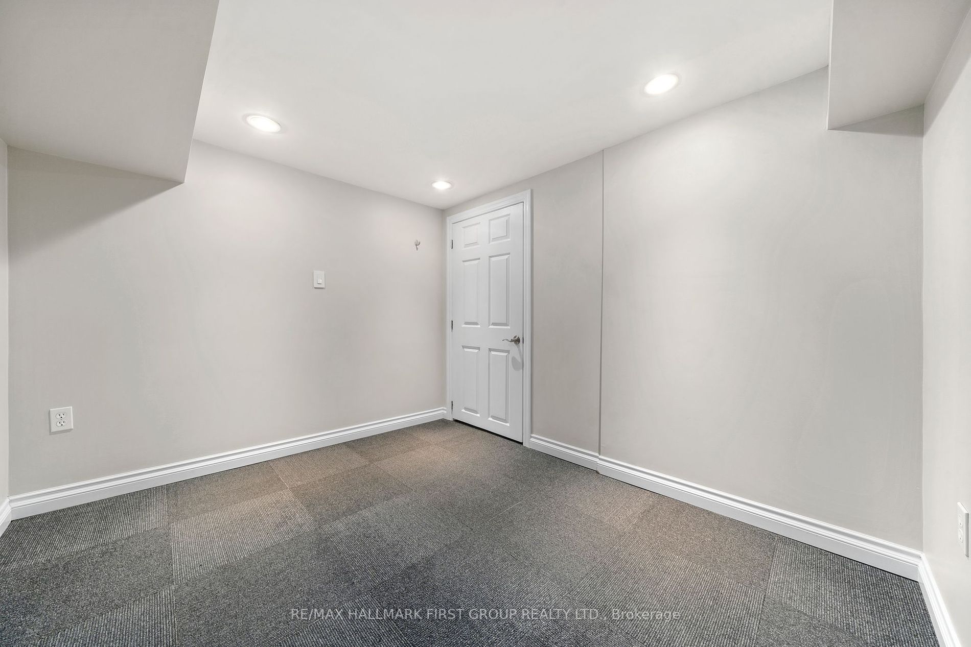 304 Division St