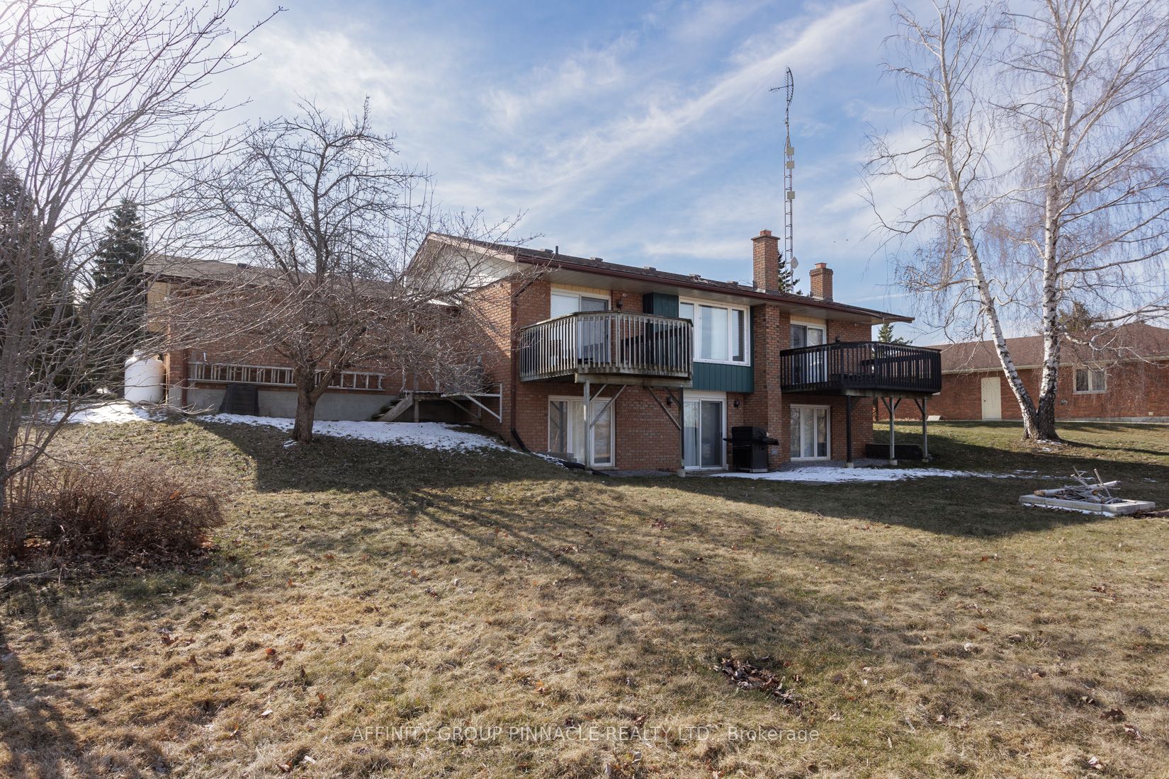 75 Bluewater Ave