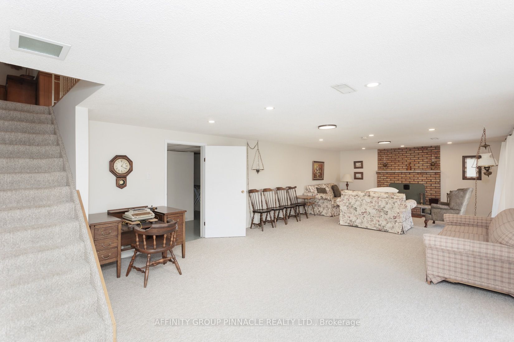 75 Bluewater Ave