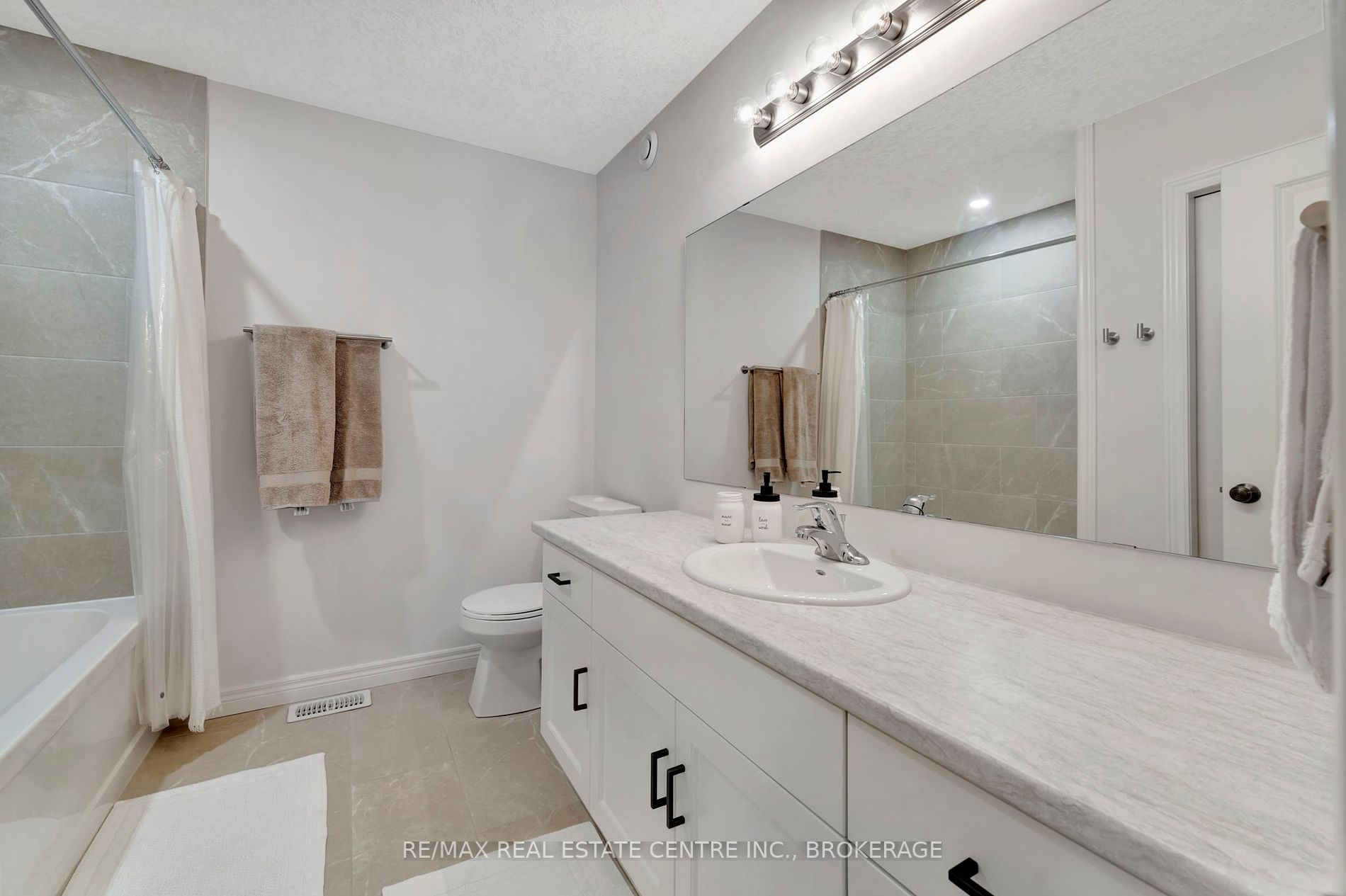 22 Marshall Dr, #2