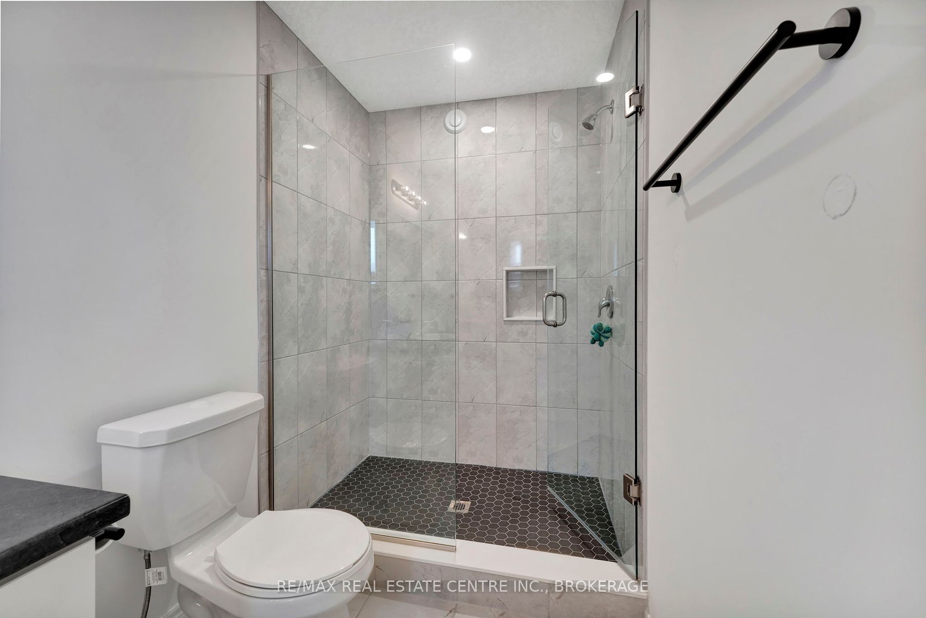 22 Marshall Dr, #2