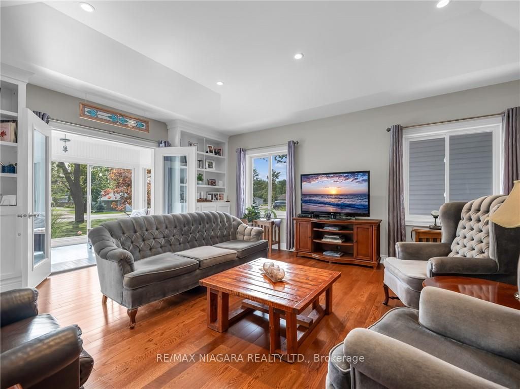 880 Edgemere Road