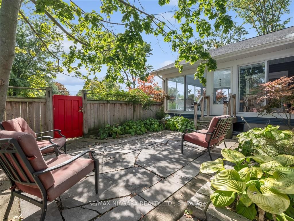 880 Edgemere Road