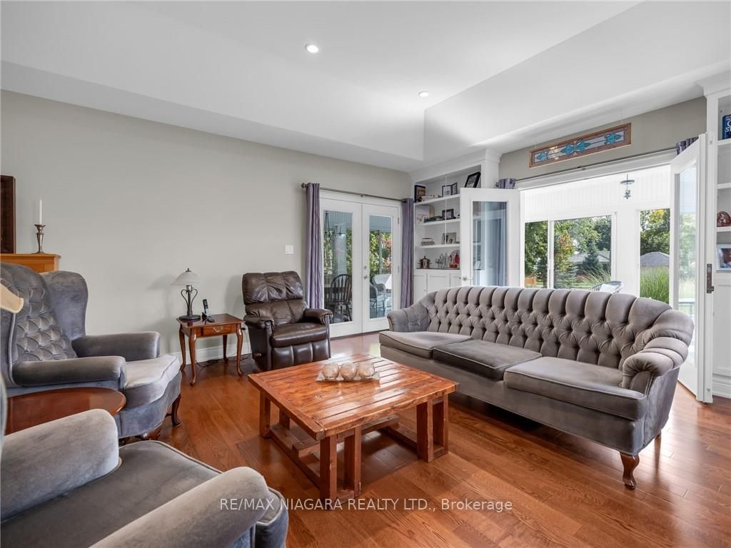 880 Edgemere Road