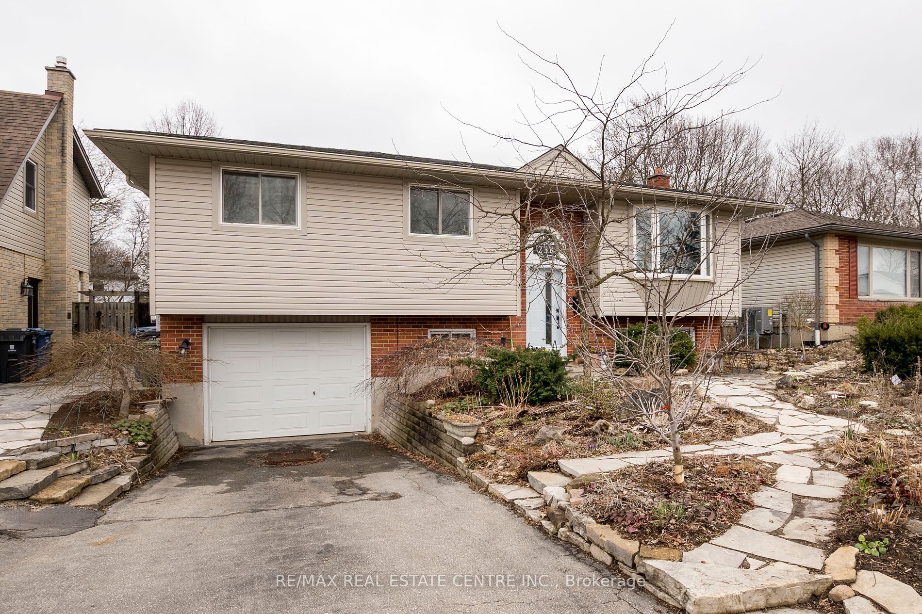 258 West Acres Dr