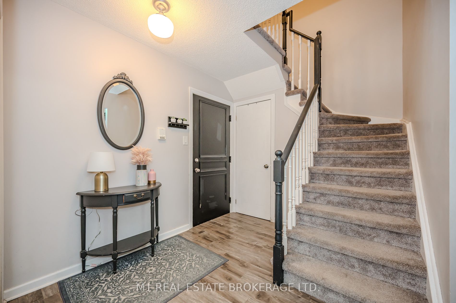454 Janefield Ave, #206