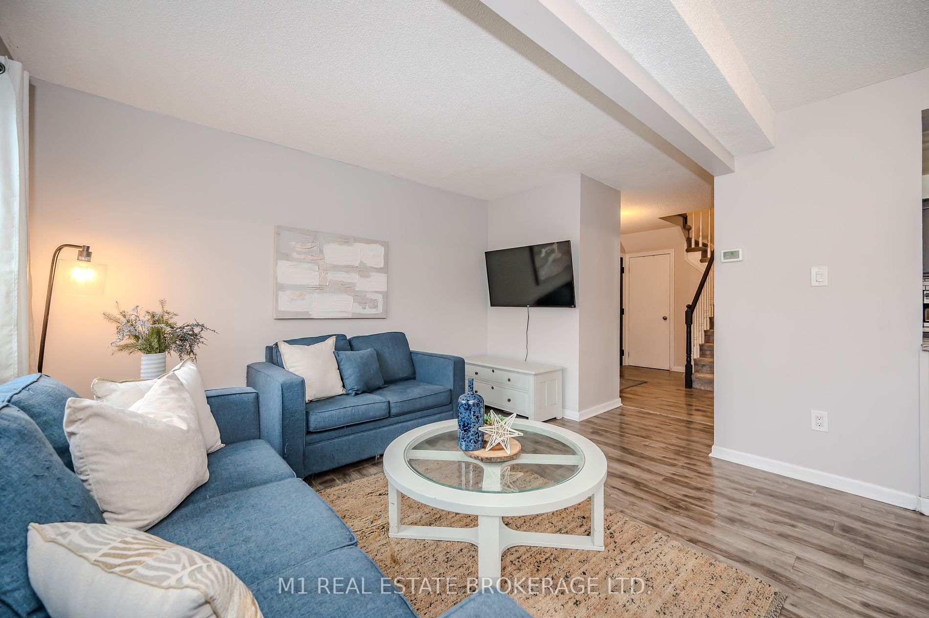 454 Janefield Ave, #206
