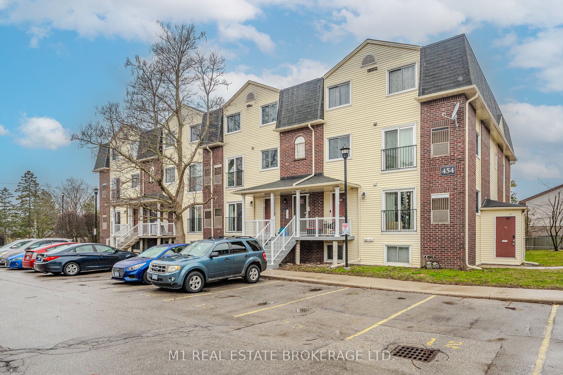 454 Janefield Ave, #206