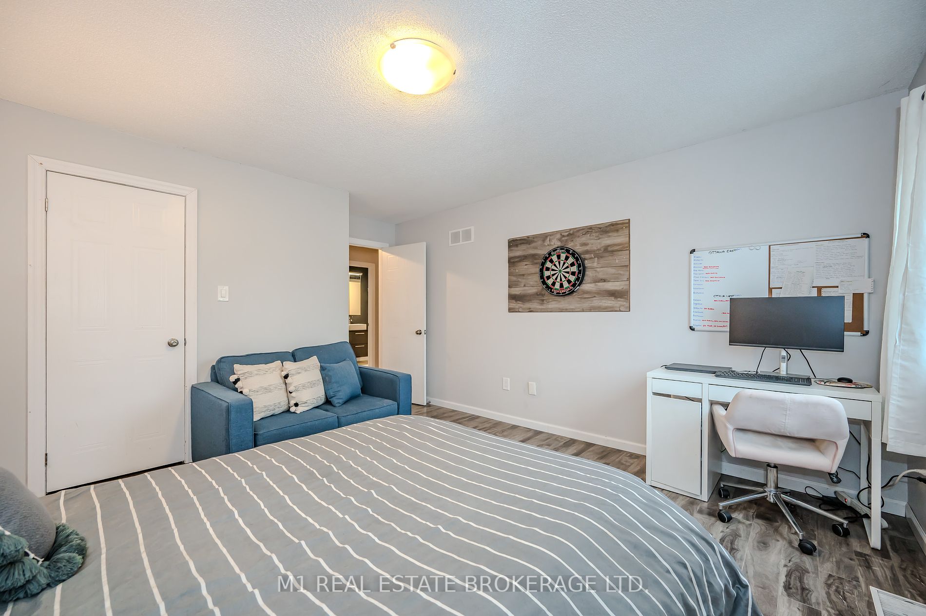 454 Janefield Ave, #206