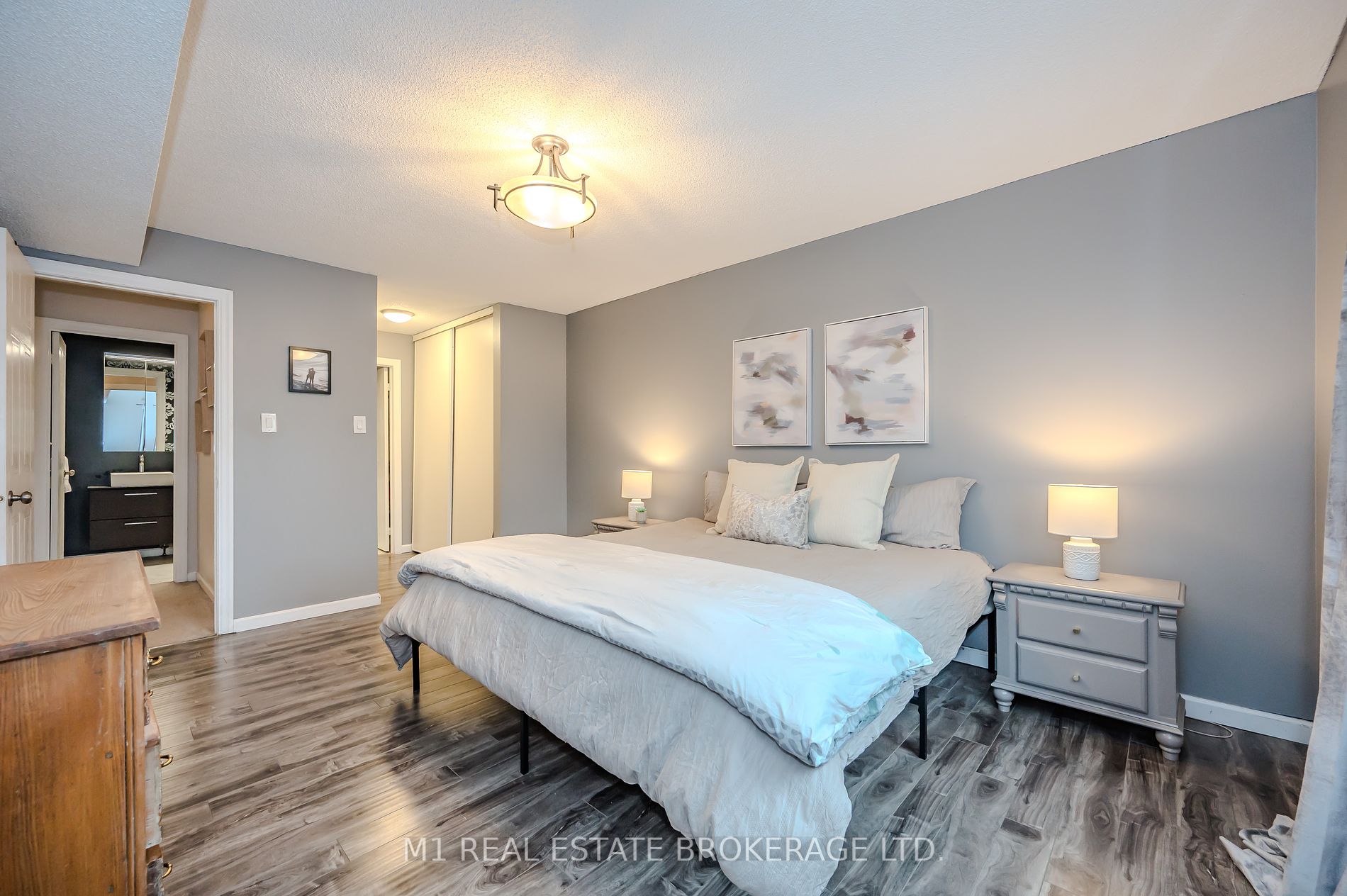 454 Janefield Ave, #206