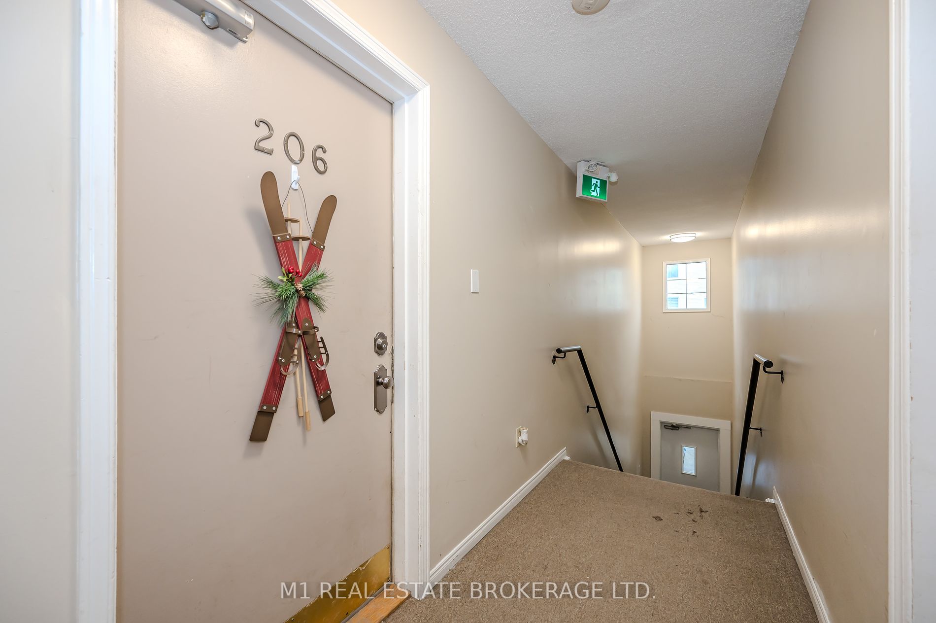 454 Janefield Ave, #206
