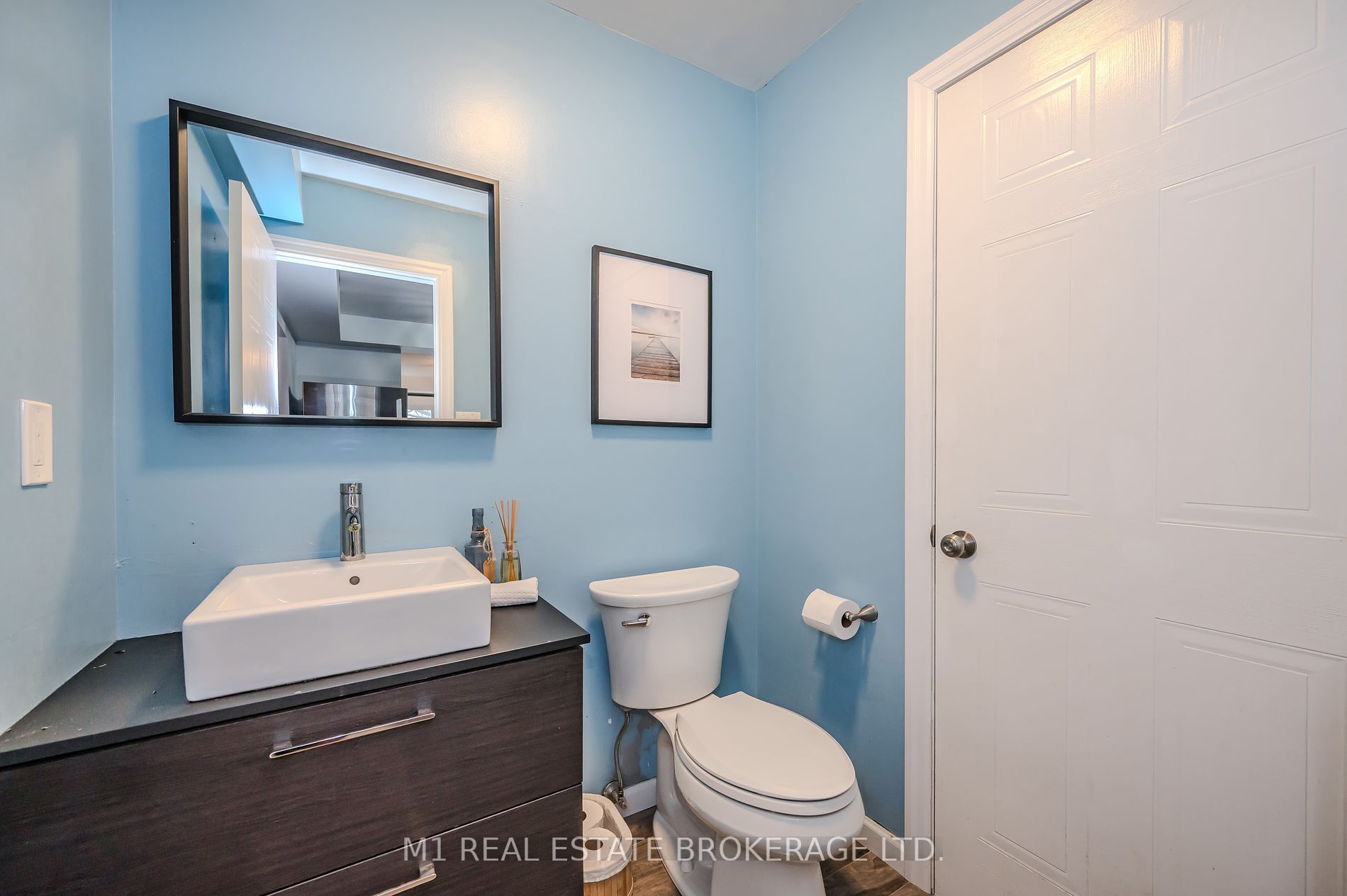 454 Janefield Ave, #206