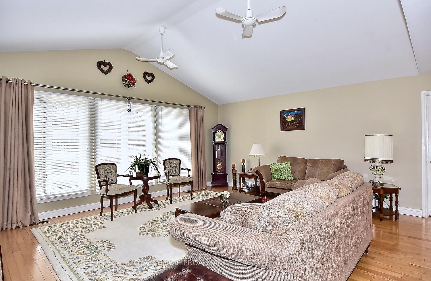 28 Woodlawn Drive