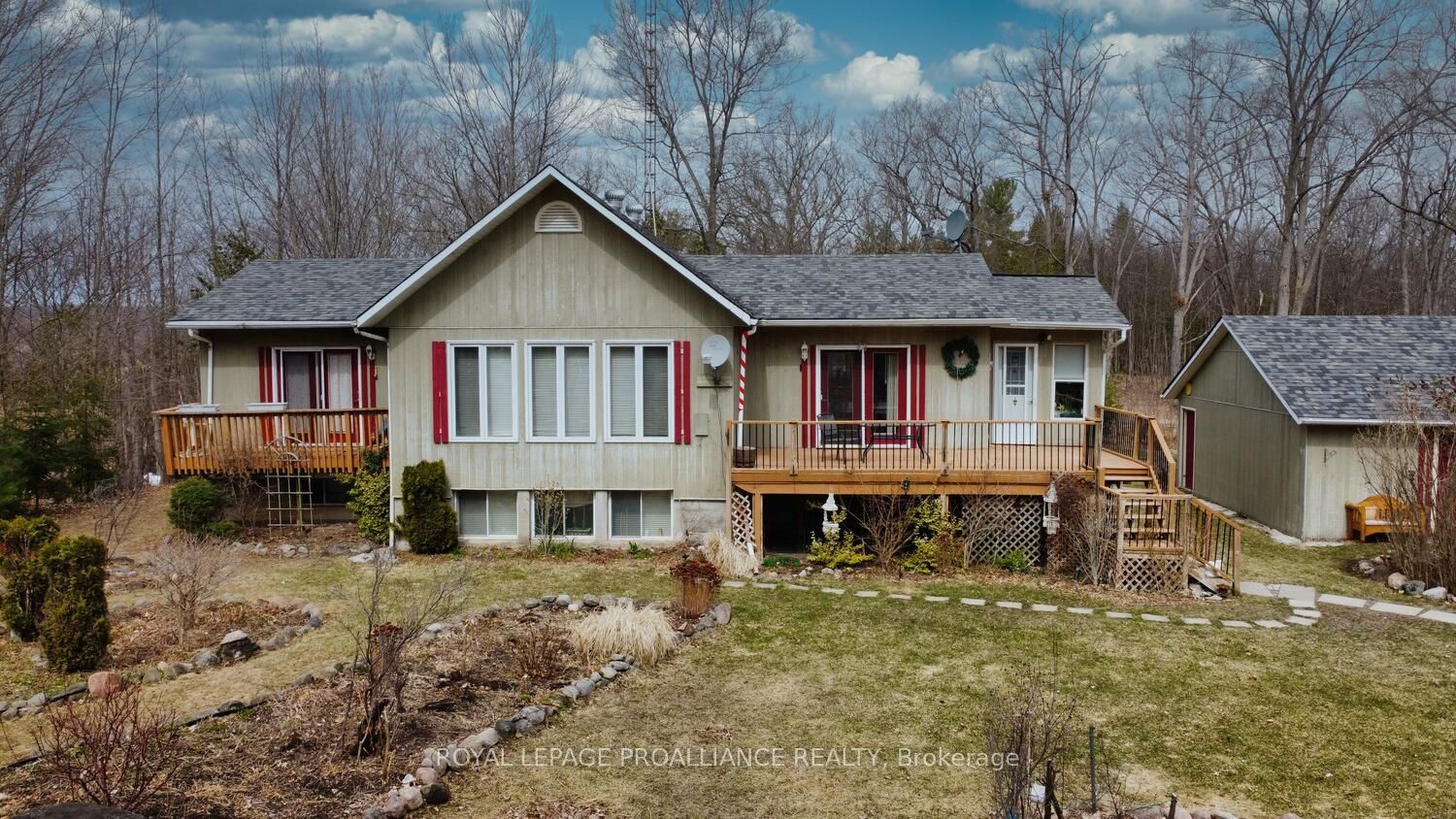 28 Woodlawn Drive