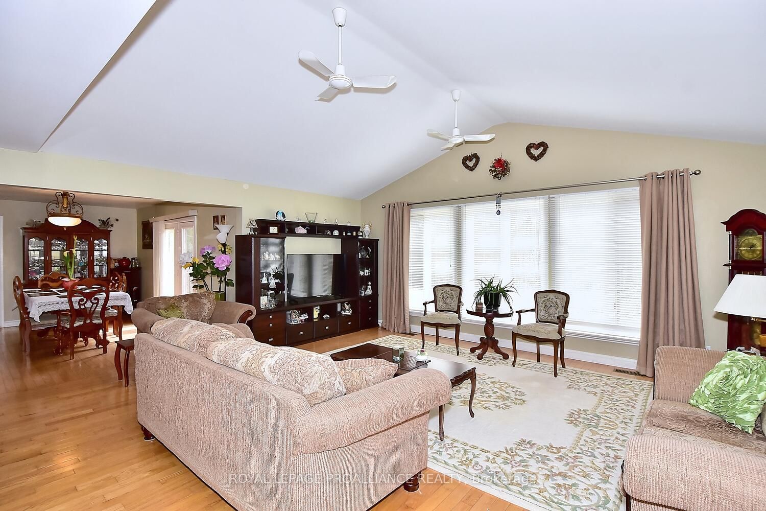 28 Woodlawn Drive