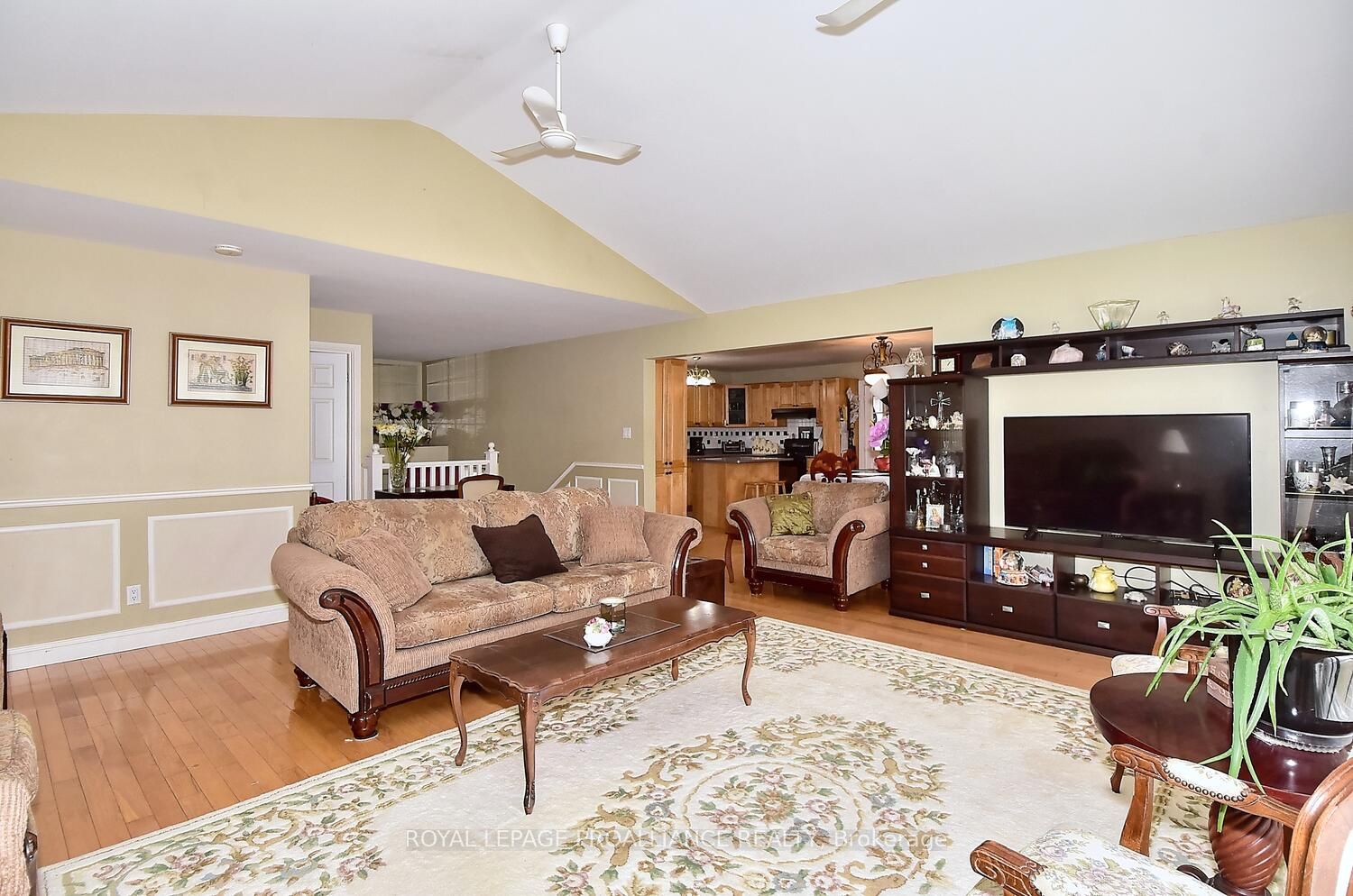 28 Woodlawn Drive
