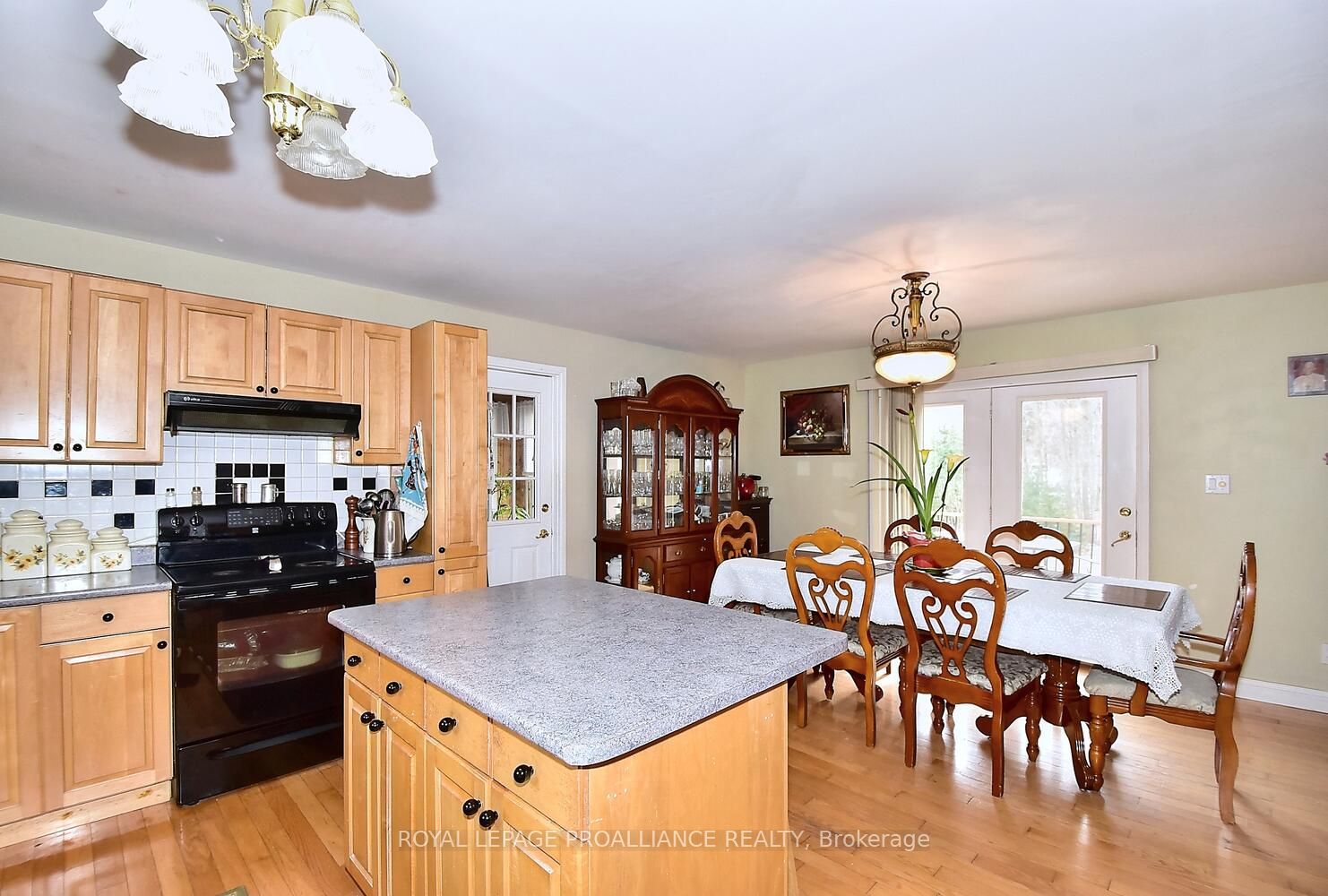 28 Woodlawn Drive