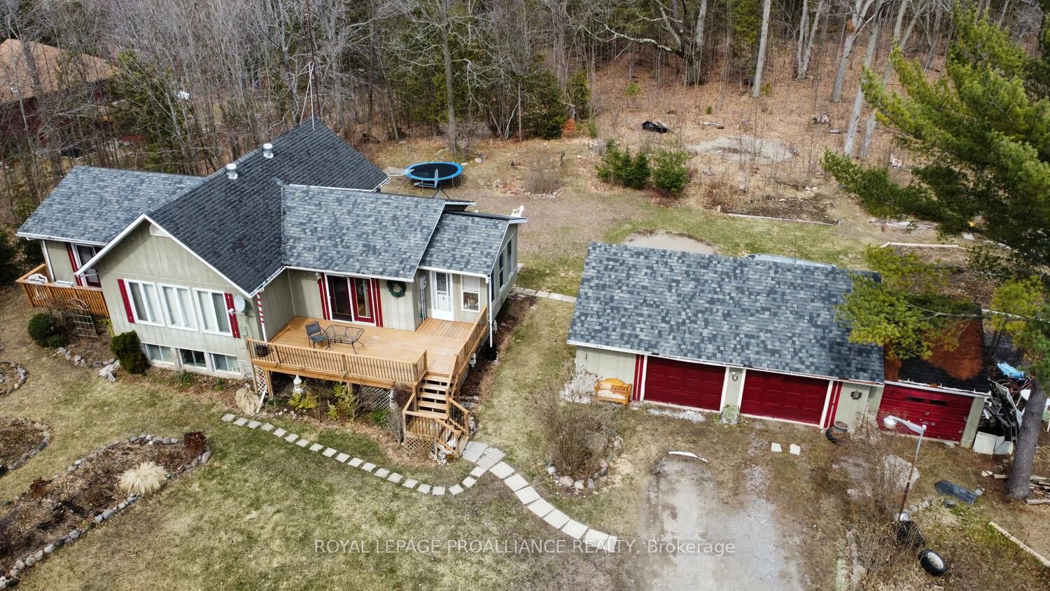 28 Woodlawn Drive
