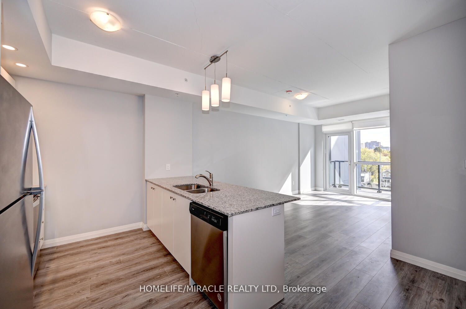 108 Garment Street, #401