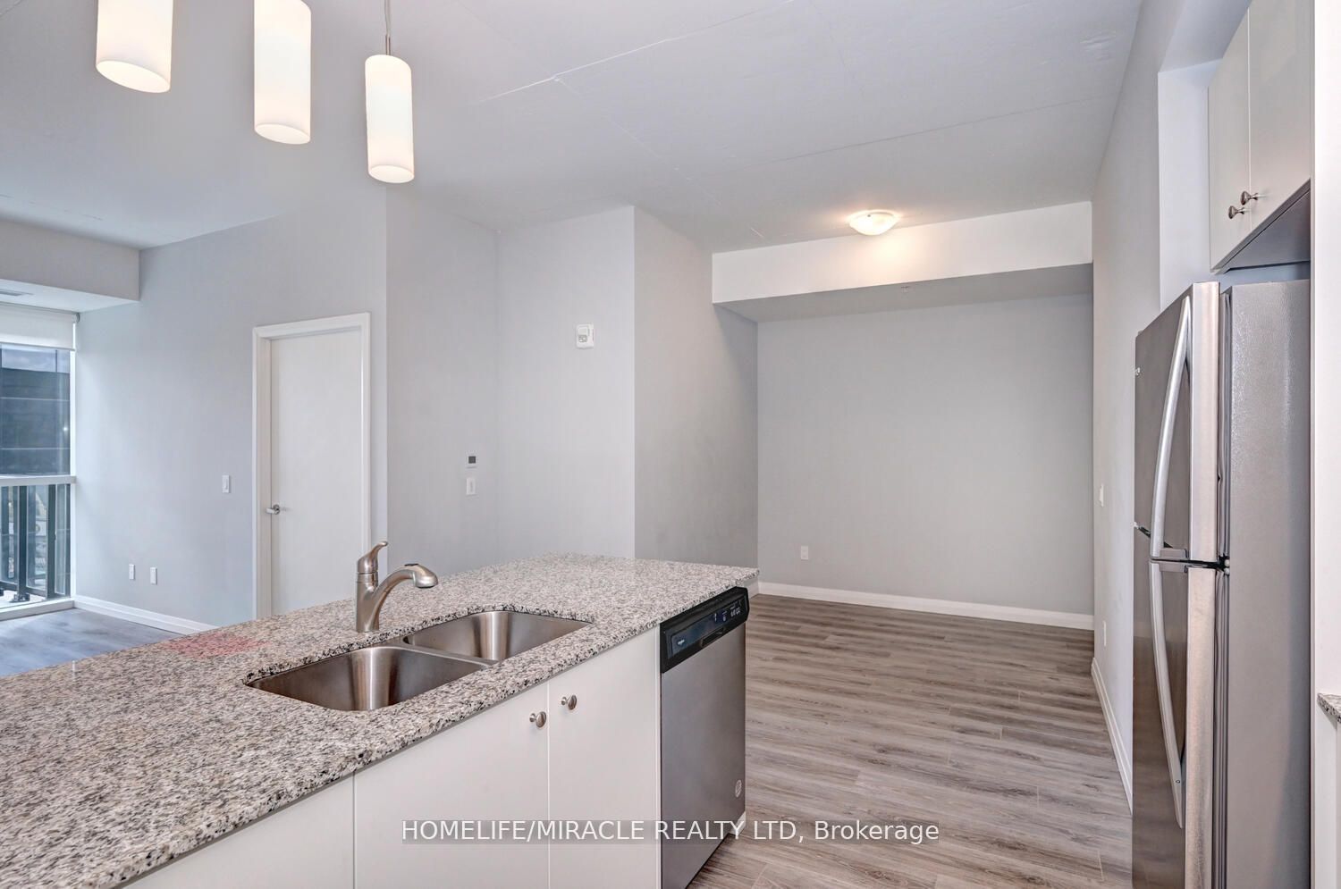 108 Garment Street, #401