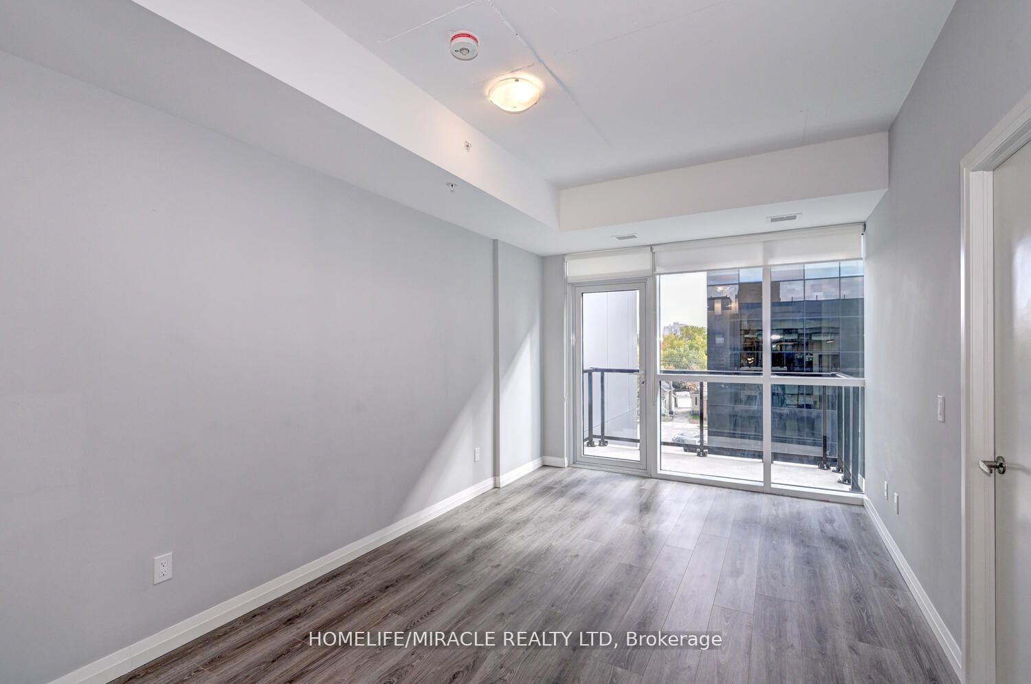 108 Garment Street, #401