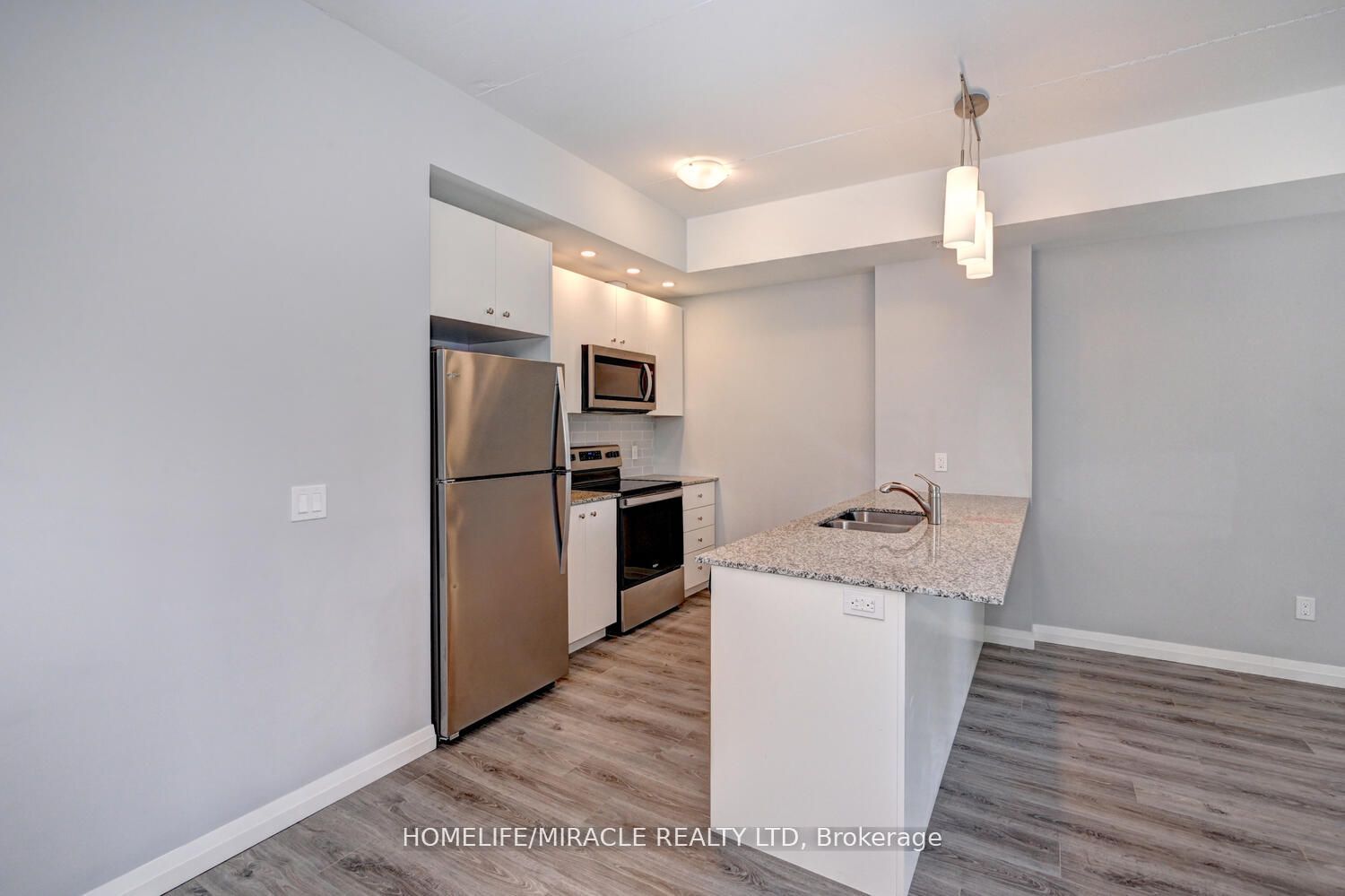 108 Garment Street, #401