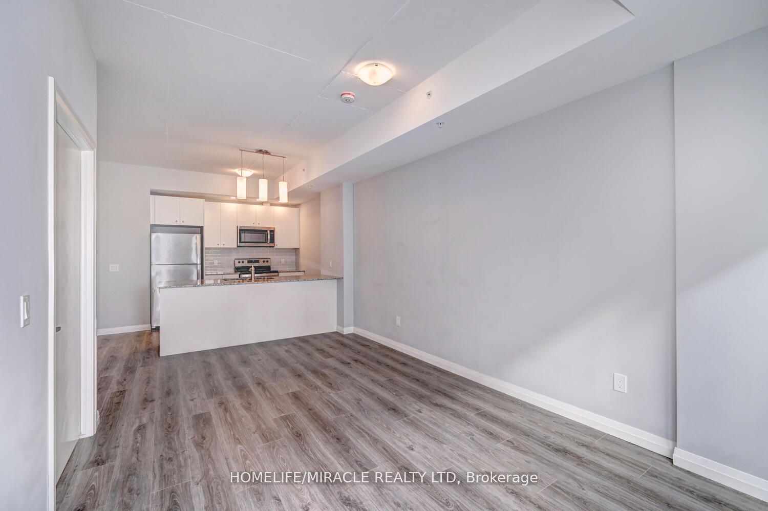 108 Garment Street, #401