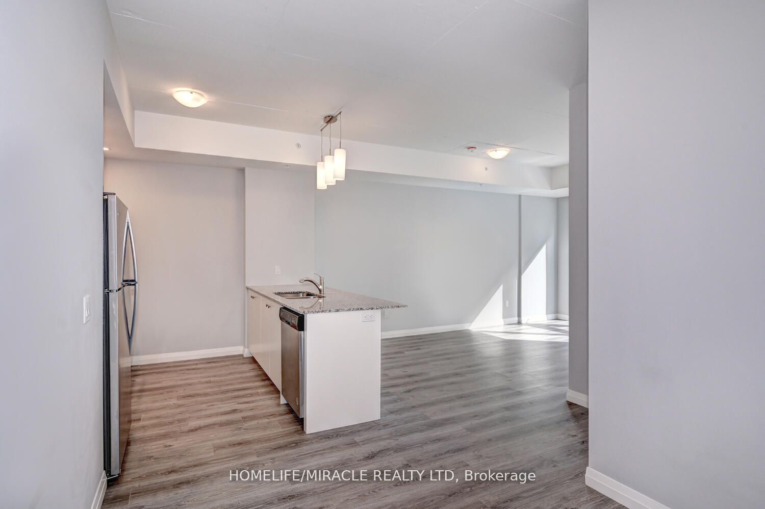 108 Garment Street, #401