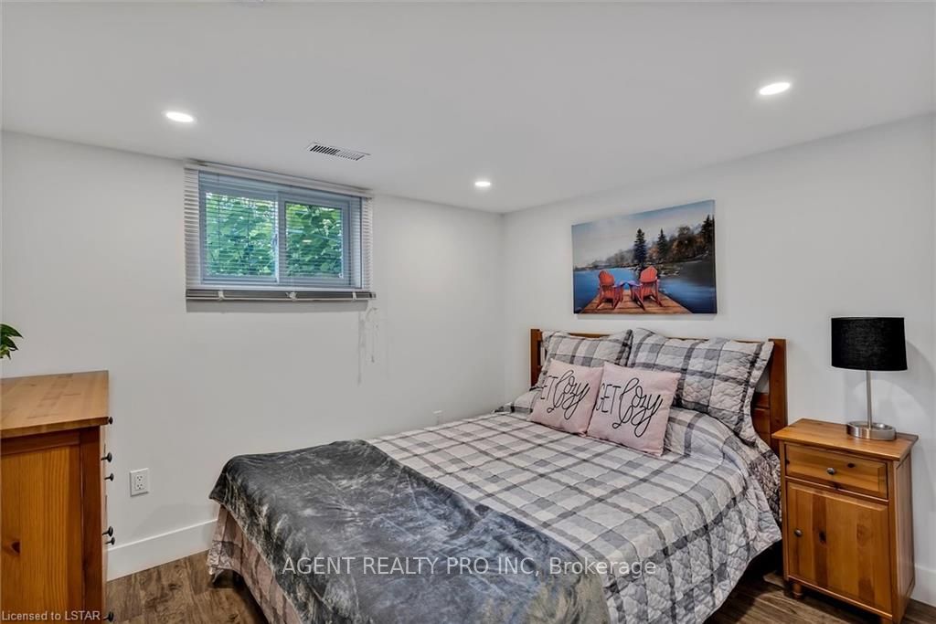 21 ORIOLE Road