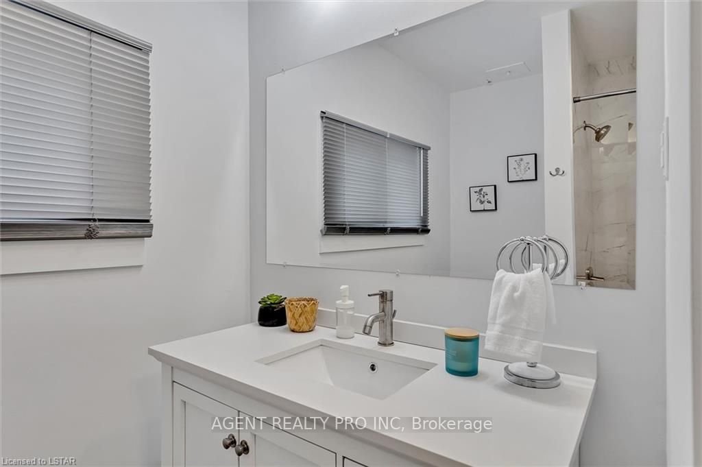 21 ORIOLE Road