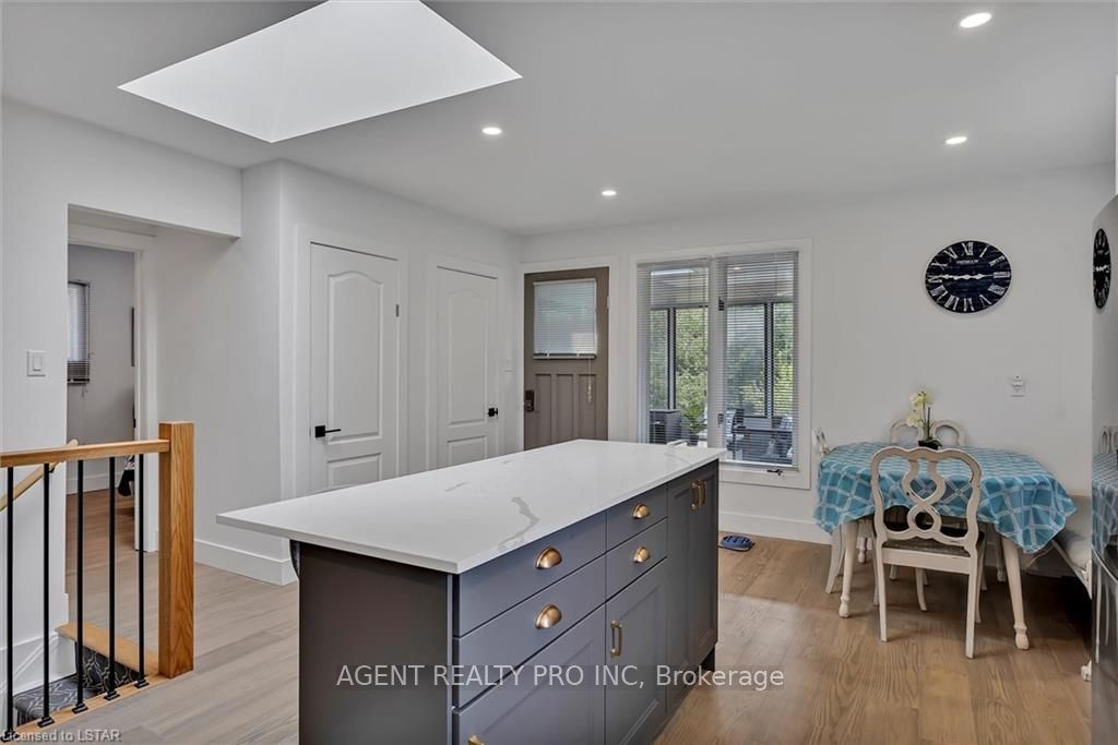 21 ORIOLE Road