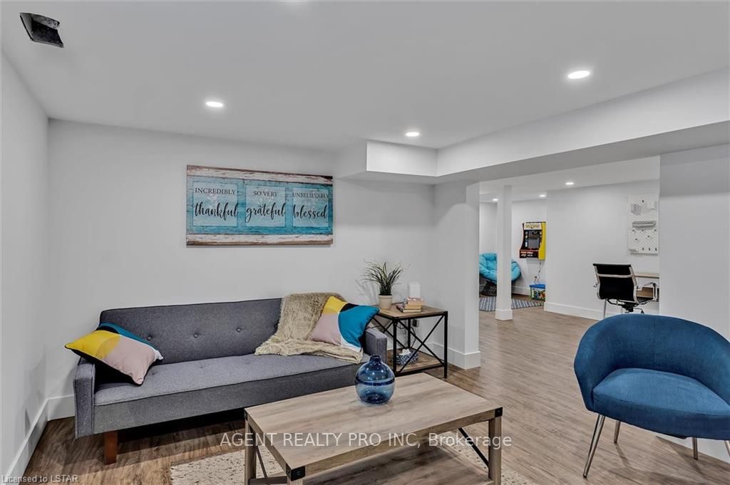 21 ORIOLE Road
