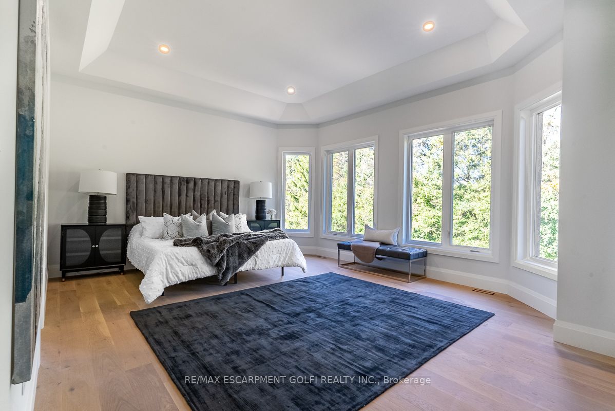 11 Black Willow Crt