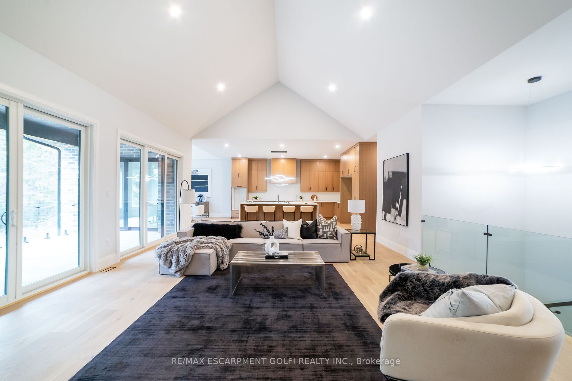 11 Black Willow Crt