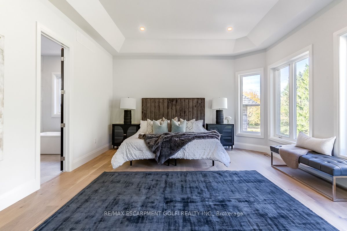 11 Black Willow Crt