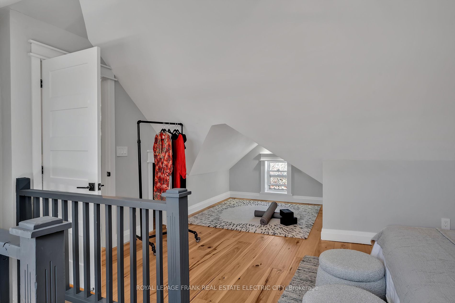 395 Walton Street