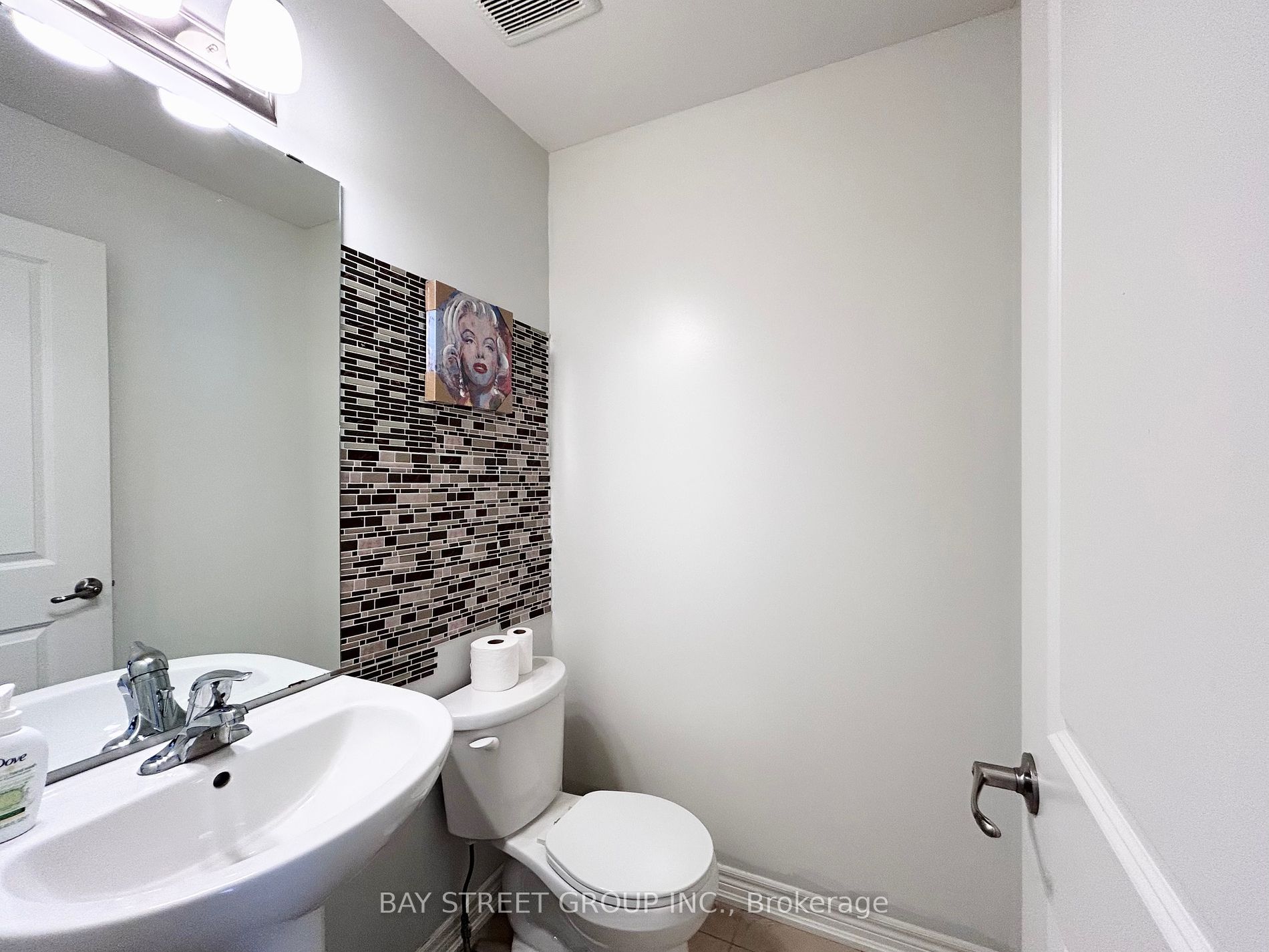 7945 Oldfield Road, #16