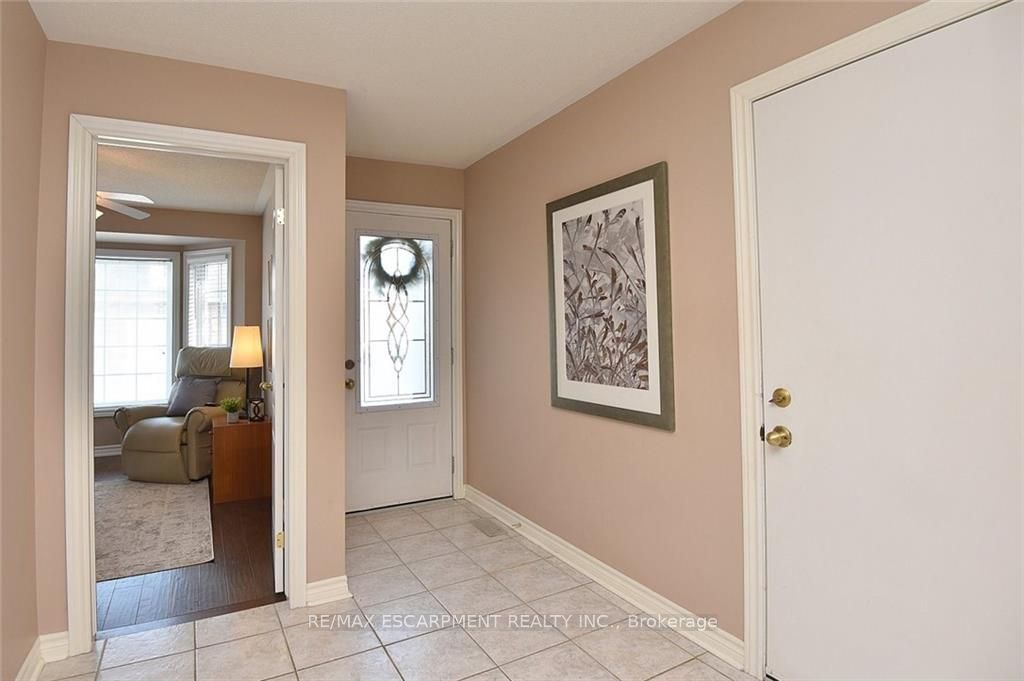 222 Fellowes Crescent S, #12