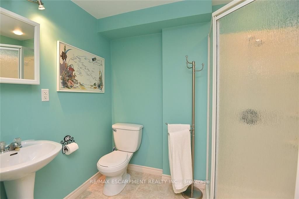 222 Fellowes Crescent S, #12
