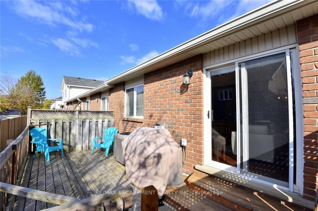 222 Fellowes Crescent S, #12