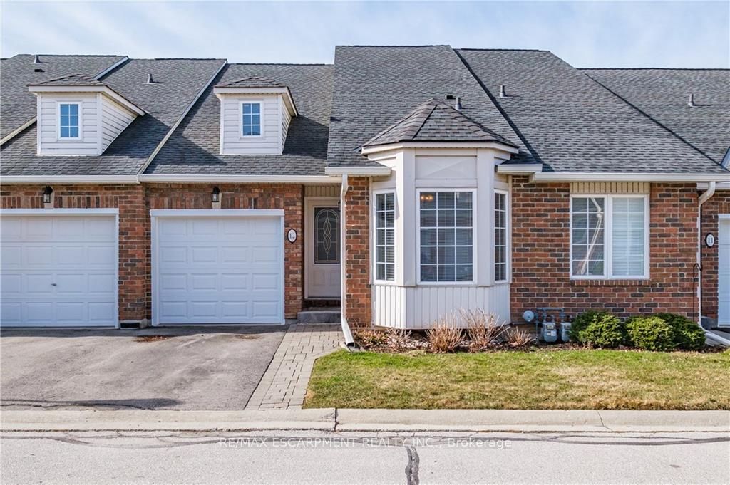 222 Fellowes Crescent S, #12